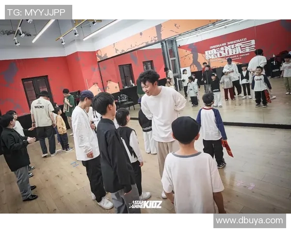 南京街舞队团队协作引发热议舞者们的默契与争论交织成何种风景